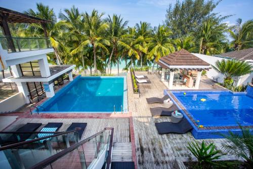 Manoc-Manoc Resort | Crown Regency Beach Resort