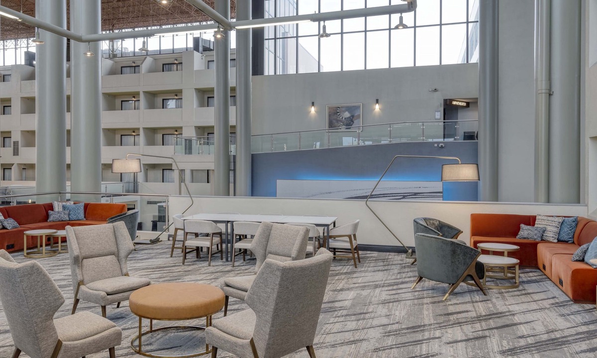 Wayne Hotel | Crowne Plaza Indianapolis-Airport by IHG