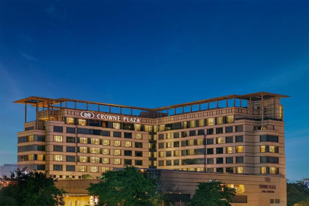 Sector 29 Hotel | Crowne Plaza Today Gurugram by IHG
