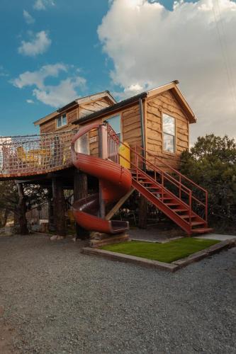 Nogal House | Crows Nest Treehouse At El Mistico Ranch