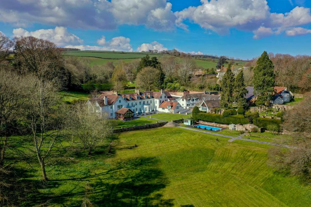 Rodhuish Hotel | Croydon Hall