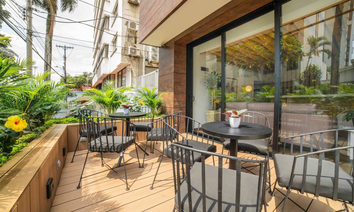 Granada Apartment | CRS 202 - Peaceful APT Perfect for Romantic Weekend Getaway