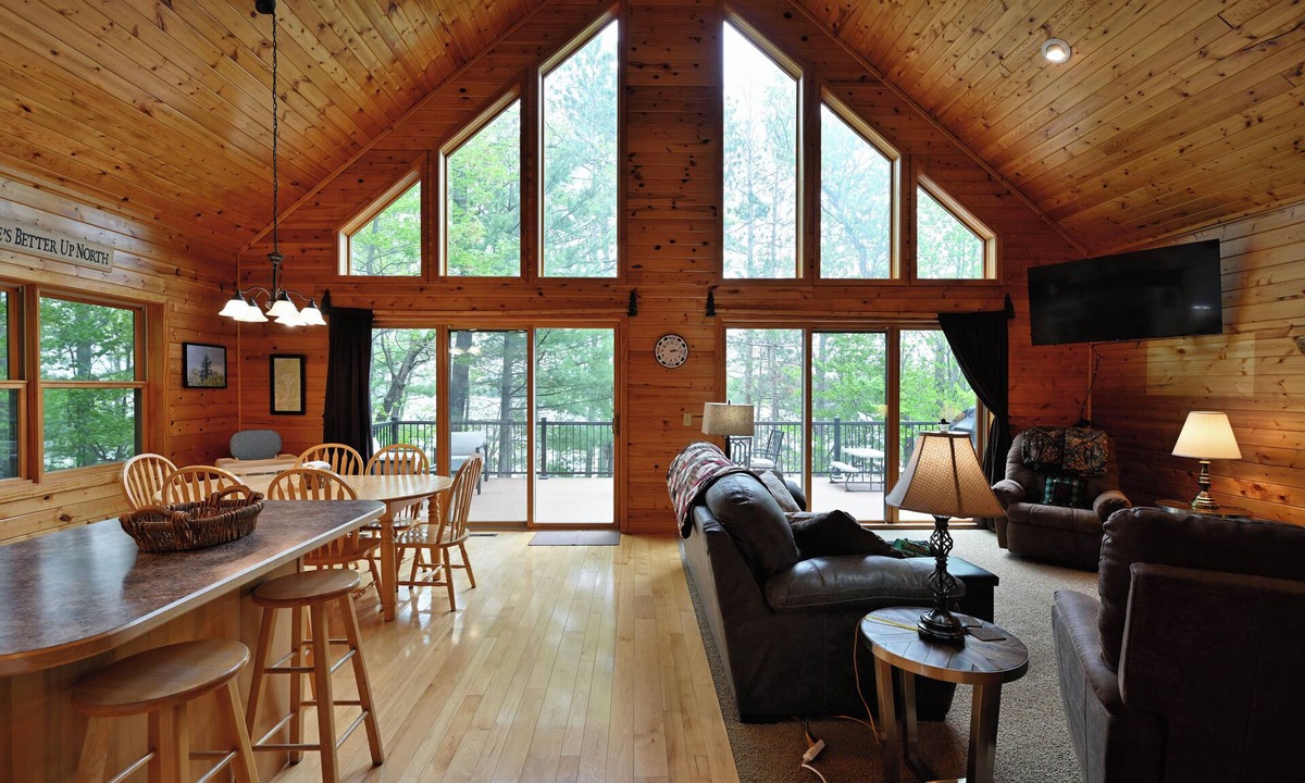 Markville Cabin | Crystal-Clear Ham Lake Family Cabin, Deck, Water Toys, 2 Hours from MSP