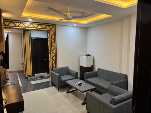 Peshawar Hotel | Crystal Crown Hotel