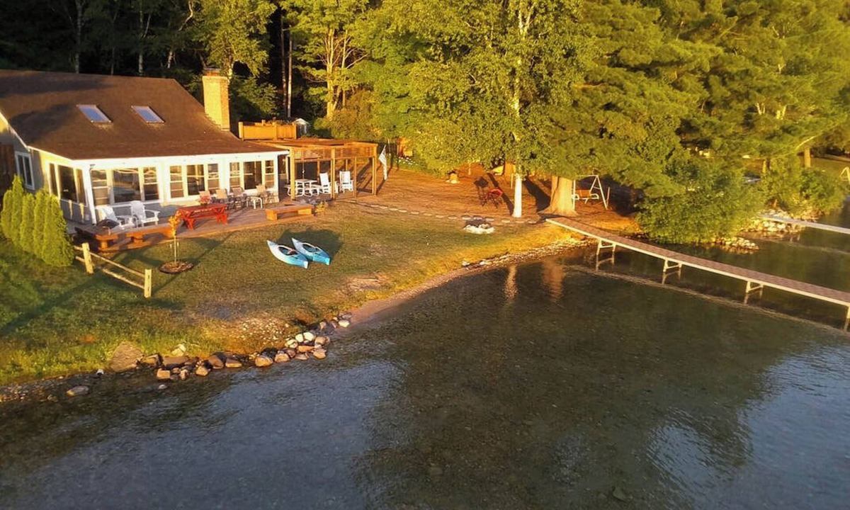 Frankfort Cottage | Crystal Lakefront Cottage