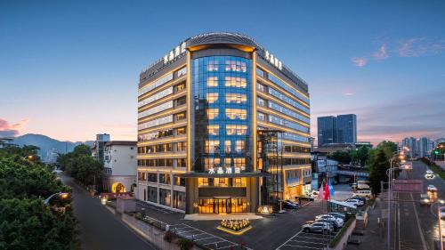 Chongqing Hotel | Crystal Orange Hotel Chongqing West Railway Station