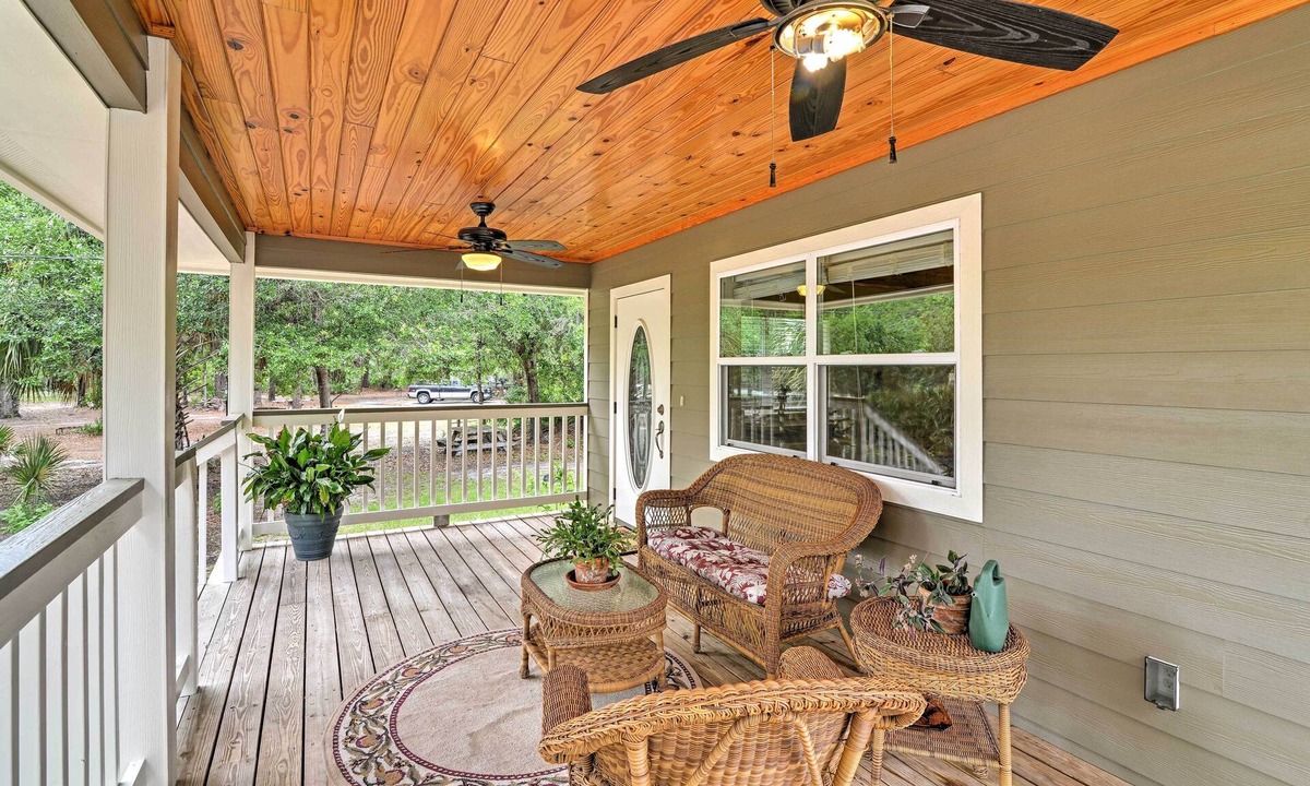 Crystal River Cottage | Crystal River Cottage on 1 Acre w/Deck & Porch!