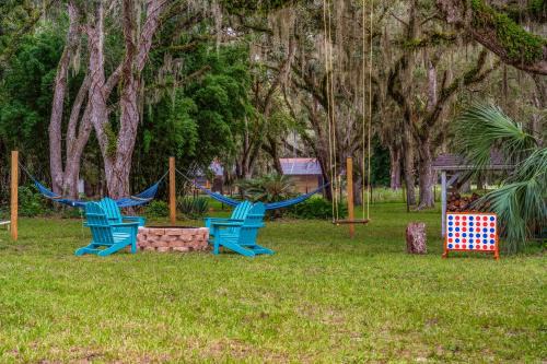 Crystal River House | Crystal River Oaks Retreat Near Scalloping Springs Boat and RV Parking Hot Tub Game Room