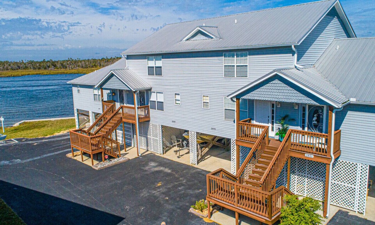 Crystal River Villa | Crystal River Waterfront,Pool,Tennis,Pvt.Boat Slip, Sleeps6, DogOk
