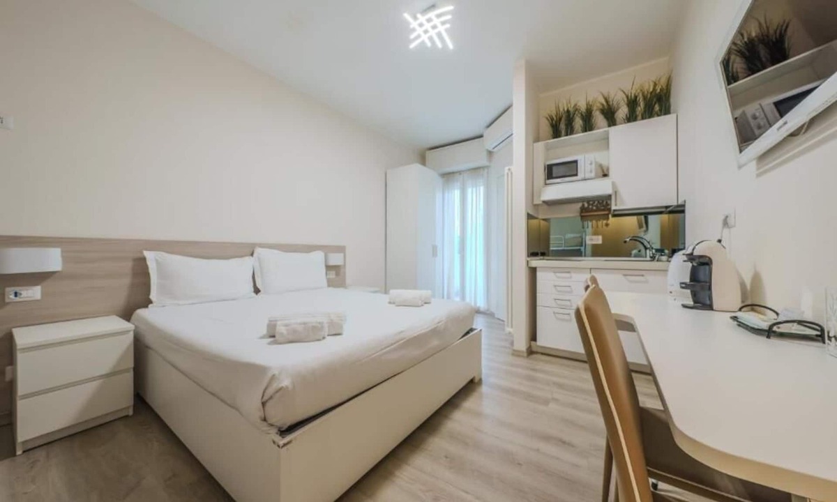 Brusuglio Apartment | Crystel Apartment - 15 min da Milano