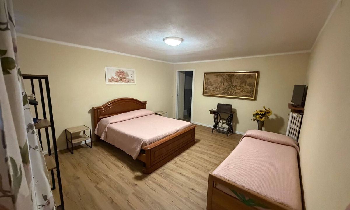 Asti Apartment | Cucciolo Room with Private Bathroom