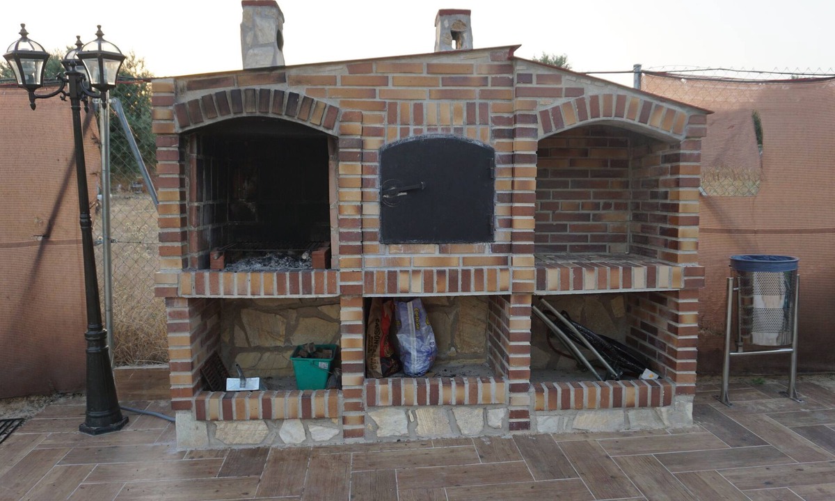 Morata de Tajuna House | Cuchifarm accommodation near Warner Bros.