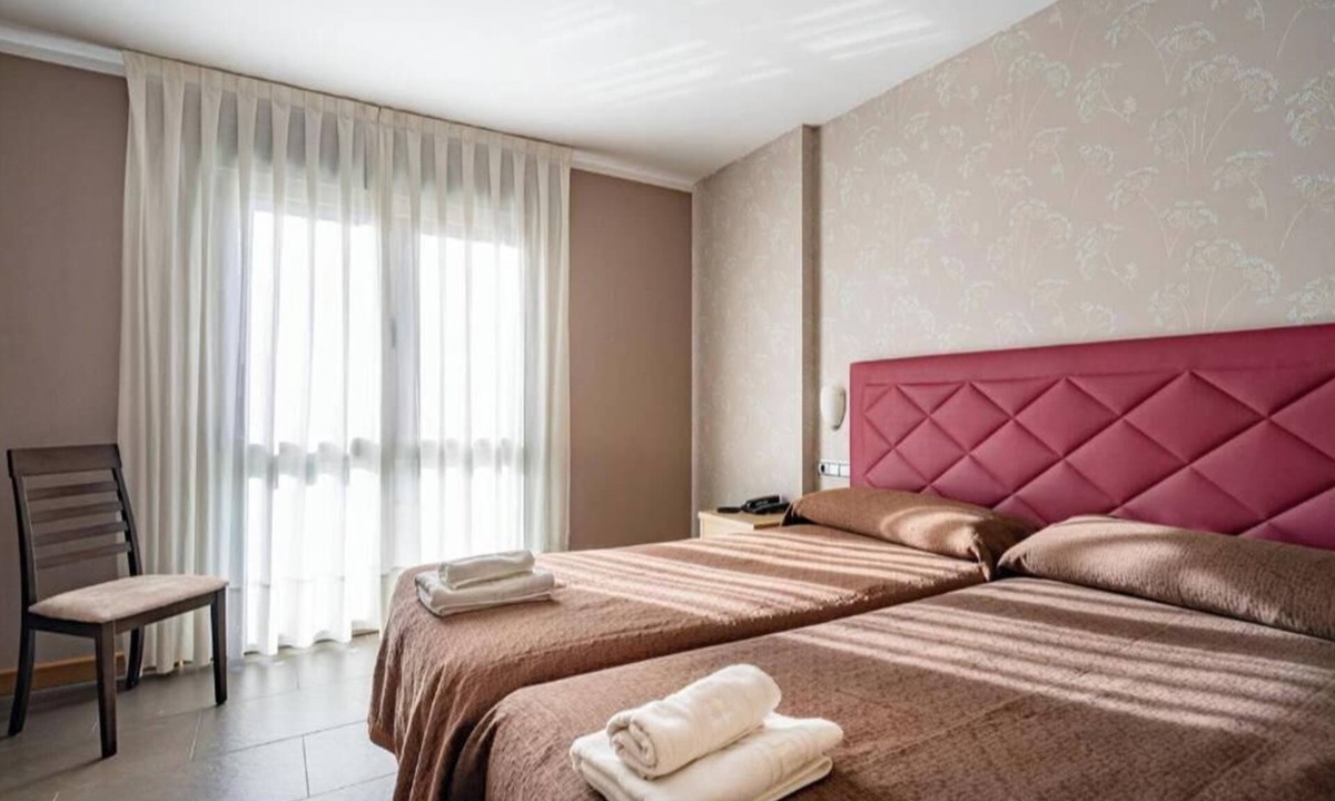 Cangas de Onis Apartment | Cueto Spa Apartment with 2 Bedrooms for 4 Adults in Cangas de Onís
