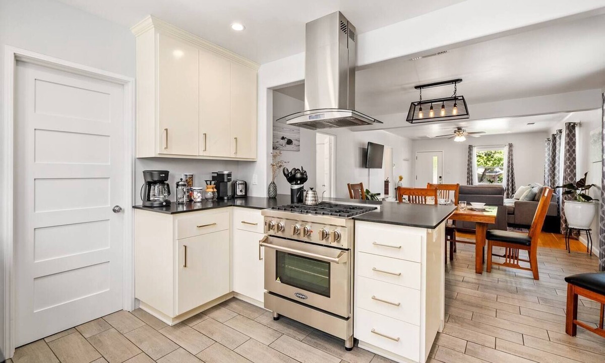 Paso Robles Cottage | Culinary Cottage - Pet friendly, king bed wlk2DT