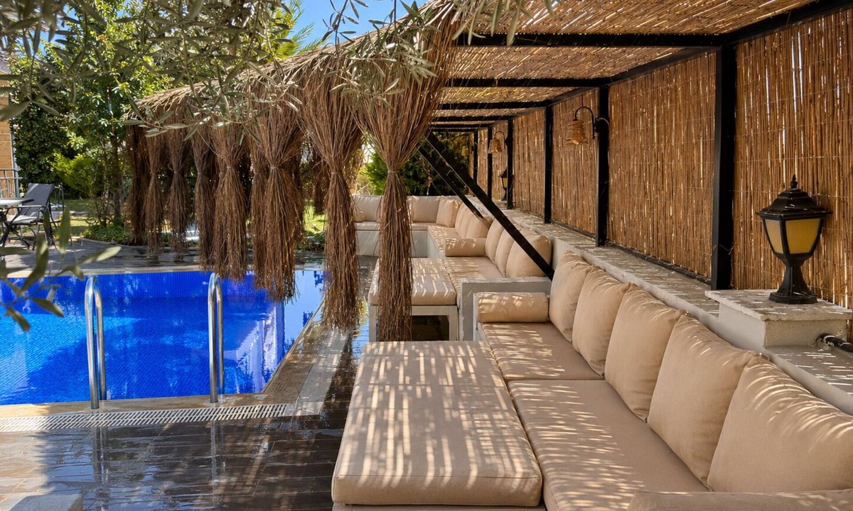 Mithatpasa Hotel | Cunda Garden