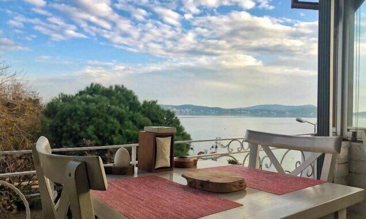 Mithatpasa Hotel | Cunda Life