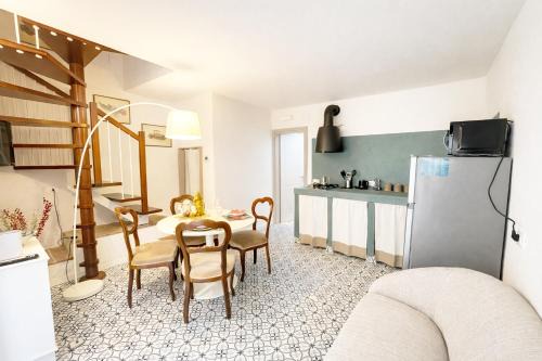 Casale Marittimo Apartment | Cuor di Castello by Zoom In Earth