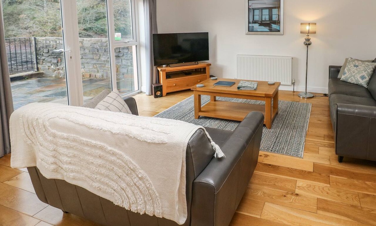 Milford Haven Cottage | Curlew