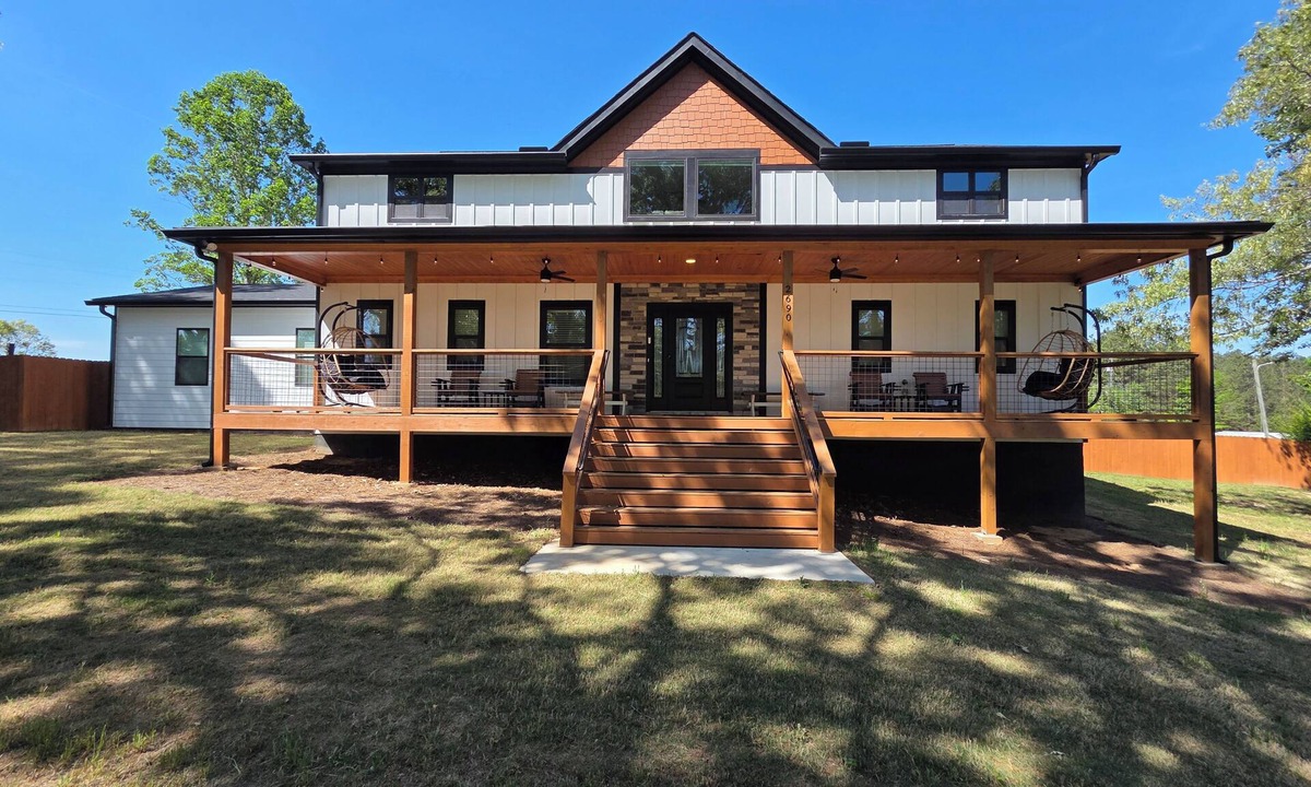 Toccoa House | Currahee Mountain Retreat~Modern Upscale Farmhouse