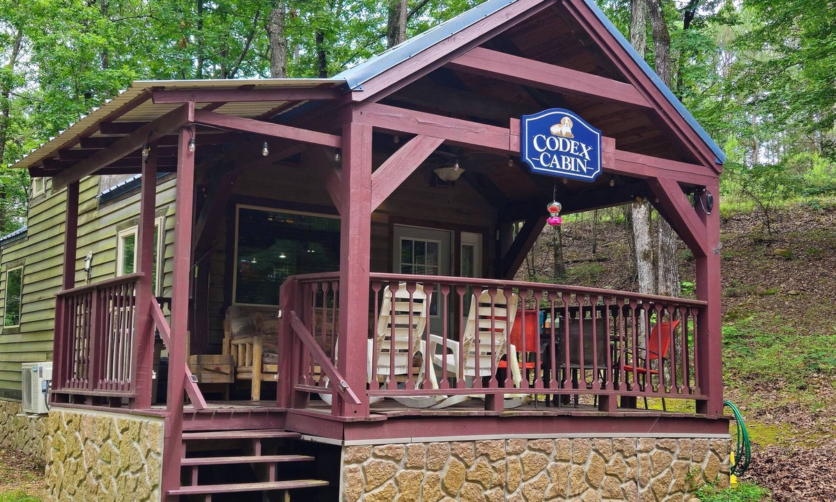 Murfreesboro Cabin | Custom Built Cabin Near Lake & Crater of Diamonds