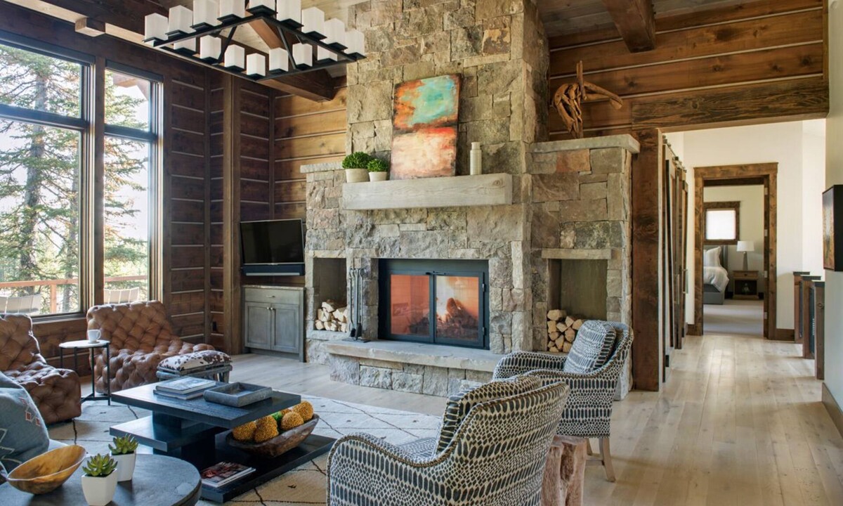 Spanish Peaks House | Custom built home with Mountain views, Hot tub, WIFI and Fireplace