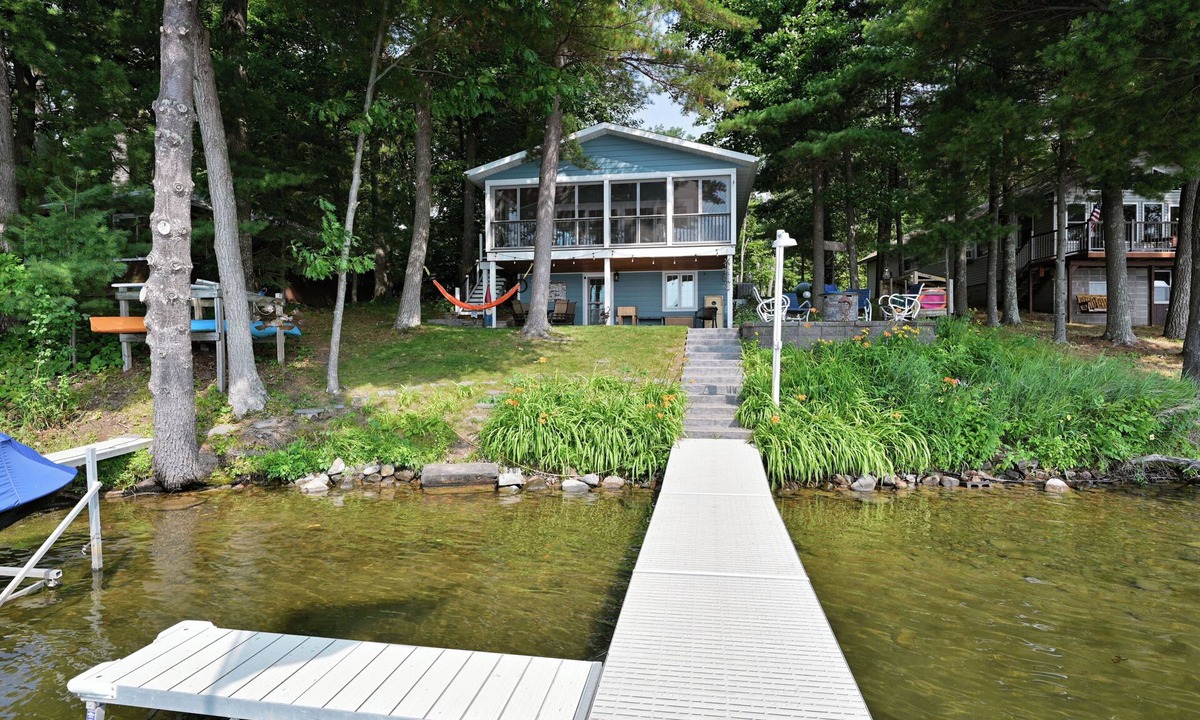 Brill Cabin | Cute cabin on pristine Long Lake