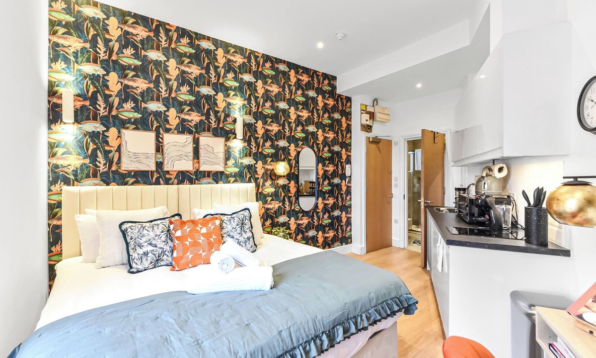 Angel Apartment | Cute & Compact—Petite Studio with Style!