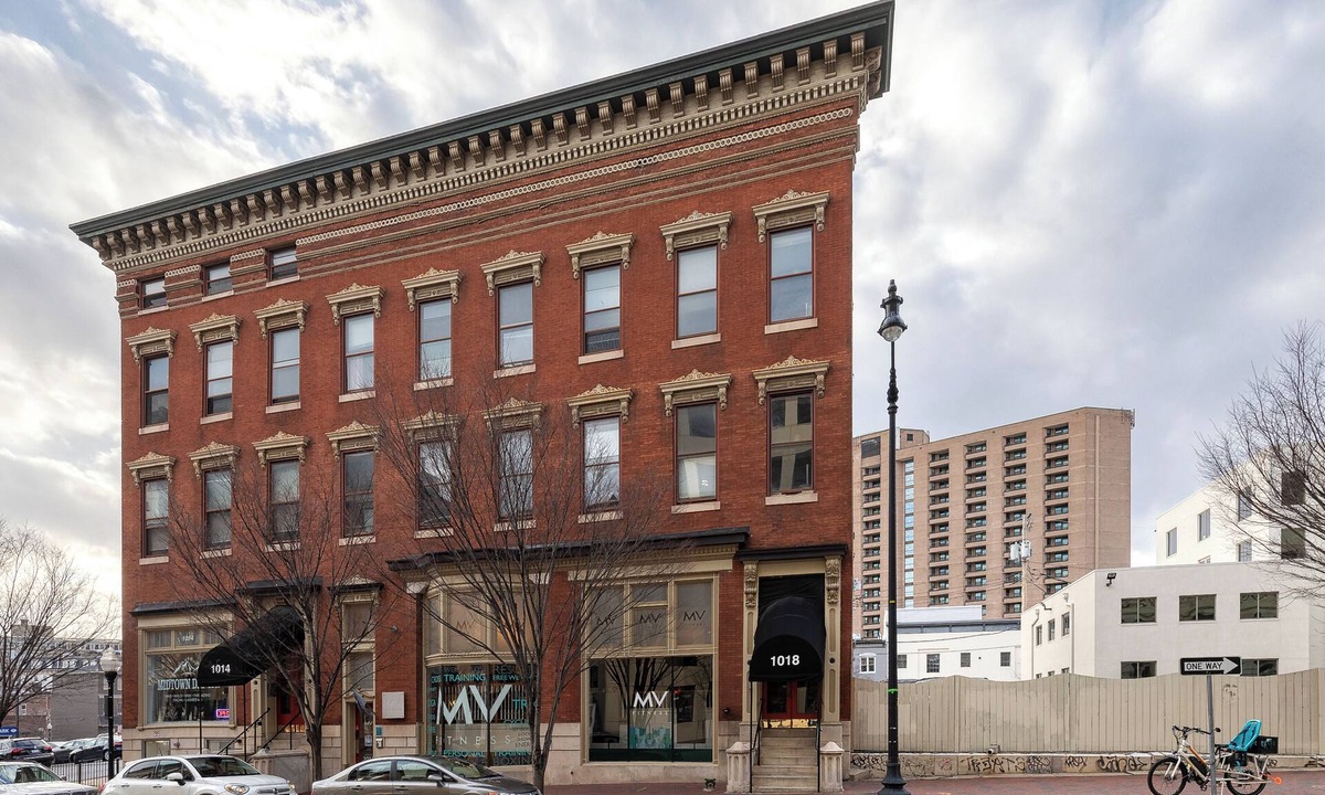 Mount Vernon Condo | Cute convenient condo in historic Mt Vernon mansion