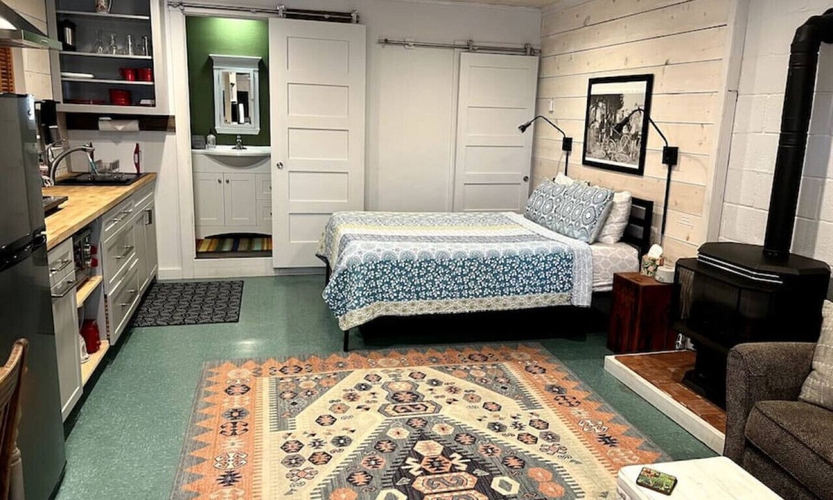 West Sedona Apartment | Cute studio available monthly; 1 block to trails