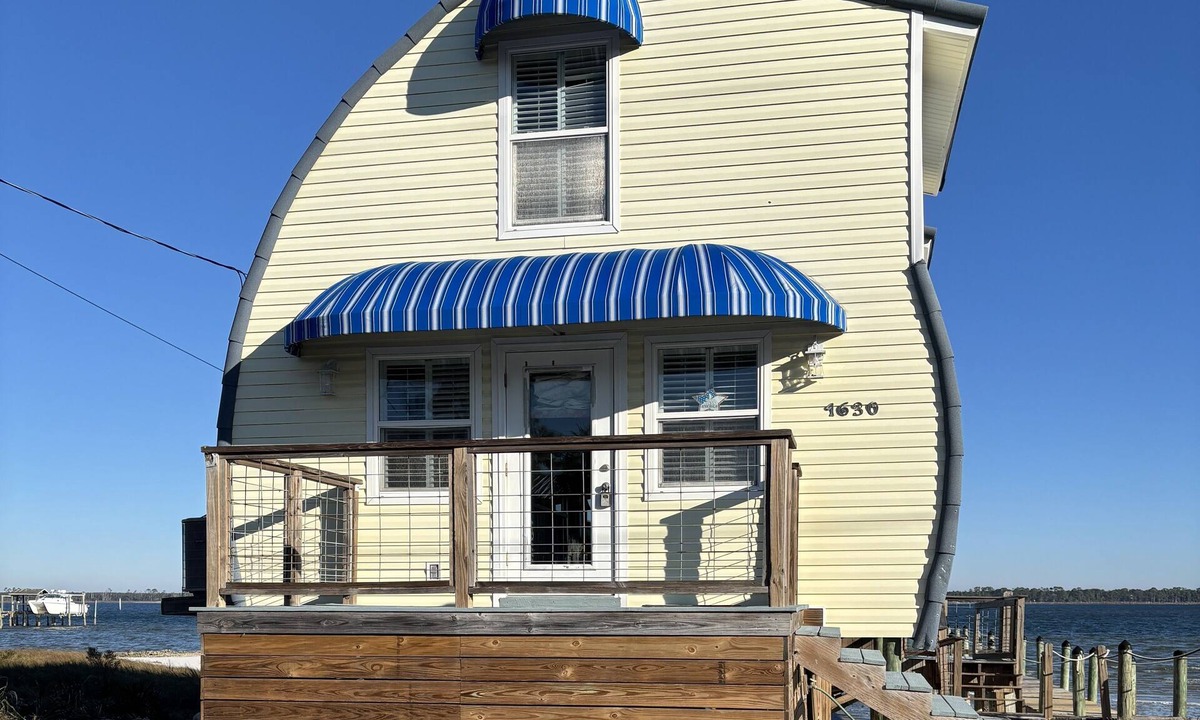 Alligator Point House | Cutest 2-bedroom house on the Bay with access to the gulf across the street
