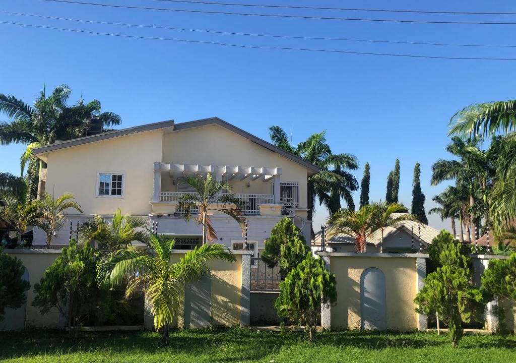 Gwarinpa Estate Bed & Breakfast | Cuzsi Bed & Breakfast hotel