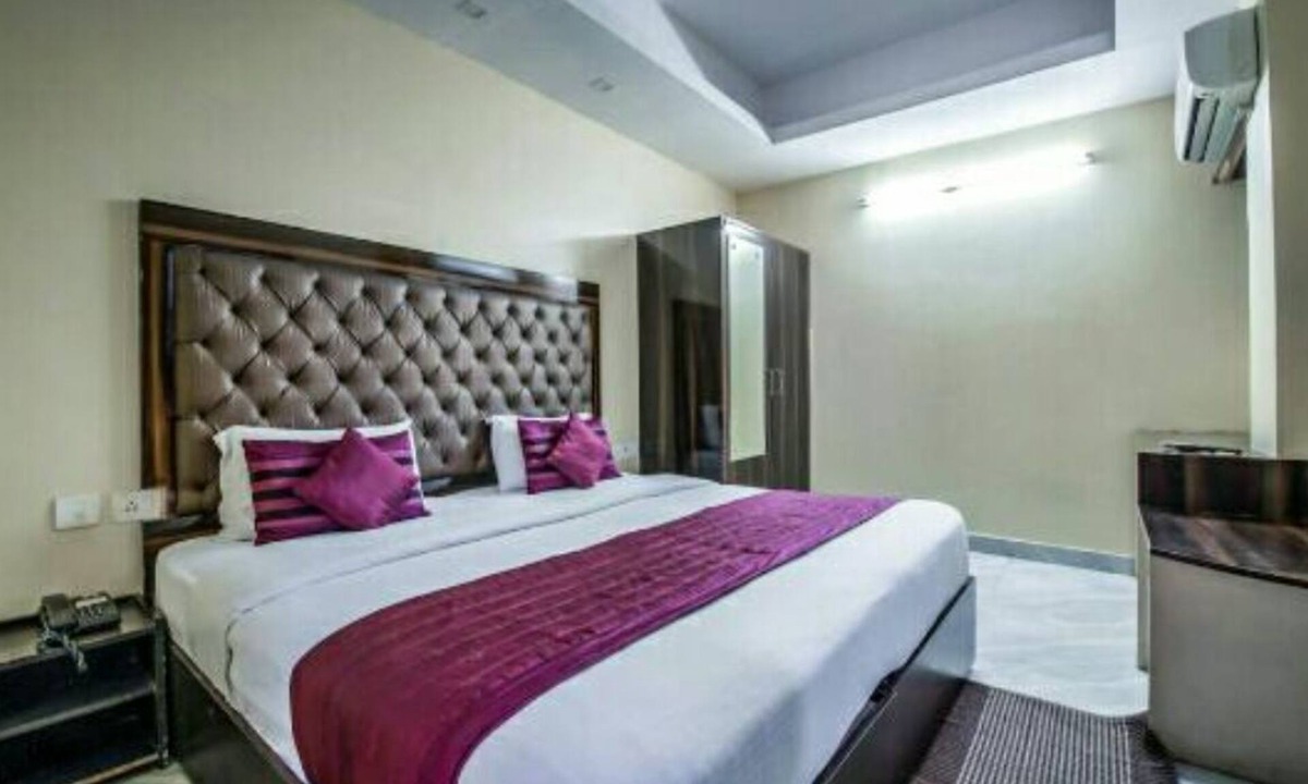 Sector 63 Hotel | CWR Stays