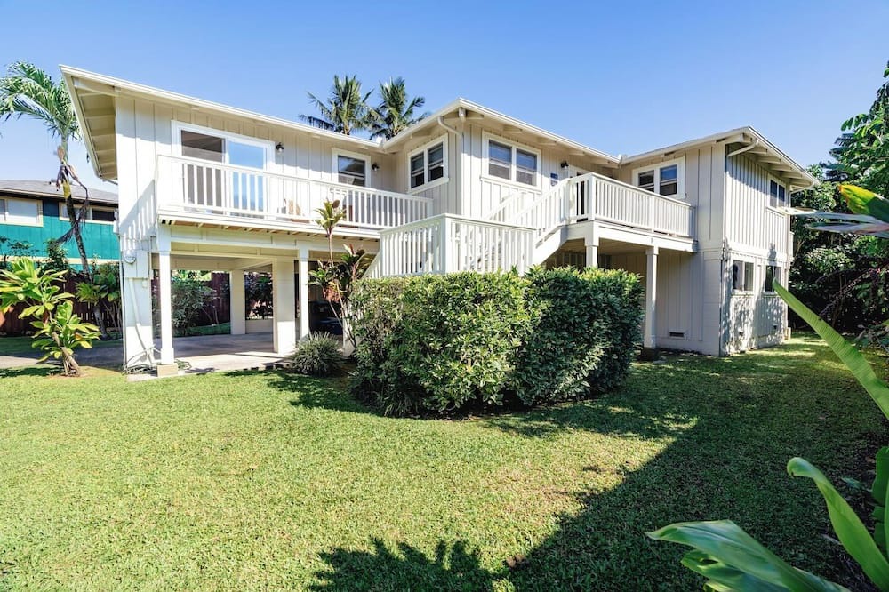 Hanalei House | Cycle or Walk to Hanalei Bay