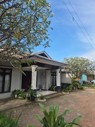 Labuan Bajo House | d'Alvin Multiple Stays
