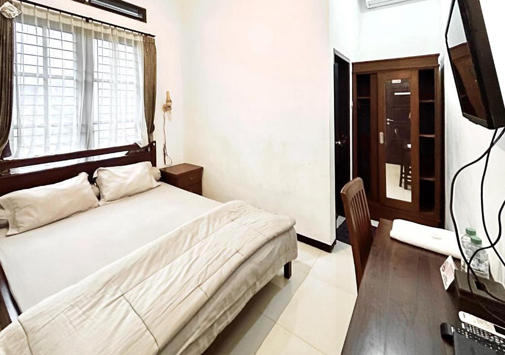Malang Hotel | D Maktab Syariah Mitra RedDoorz Malang