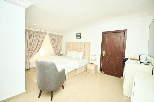 Gwarinpa Estate Hotel | D'Mayor Suites, Gwarinpa