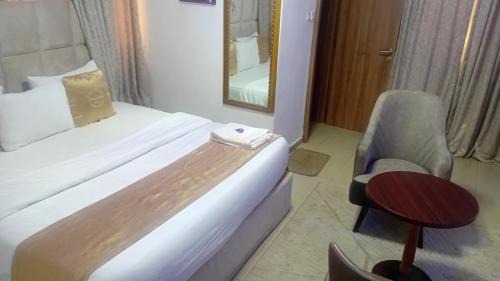 Gwarinpa Estate Apartment | D'Mayor Suites, Gwarinpa