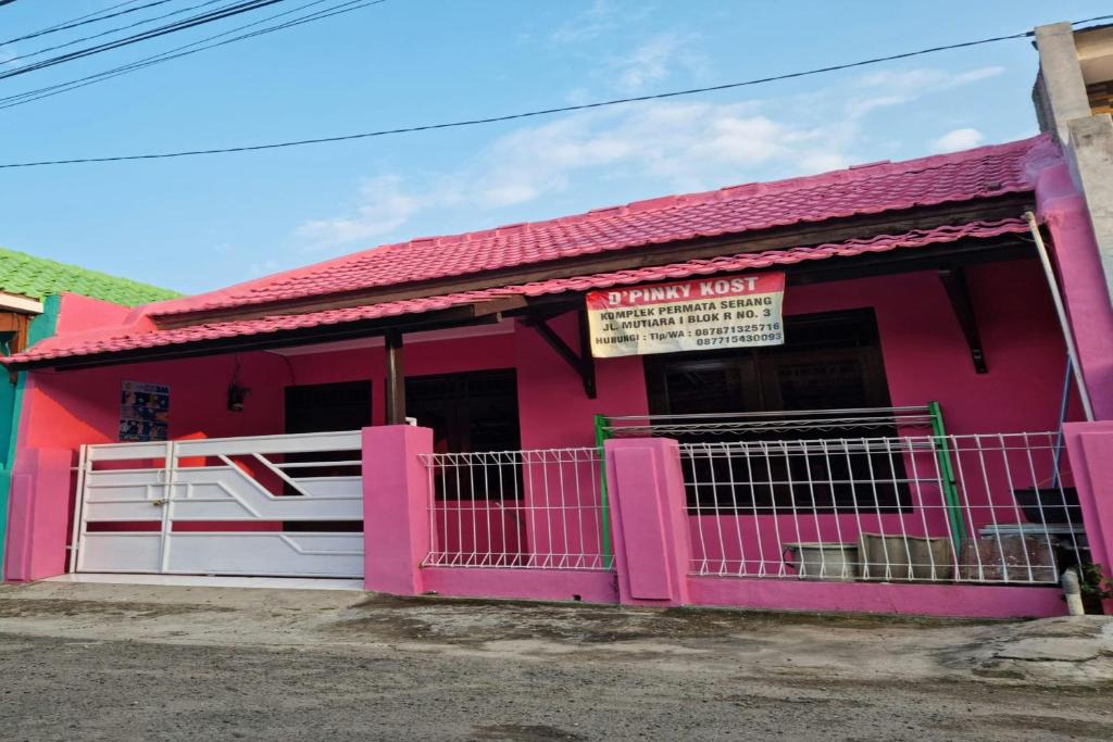 Serang House | D'Pinky House