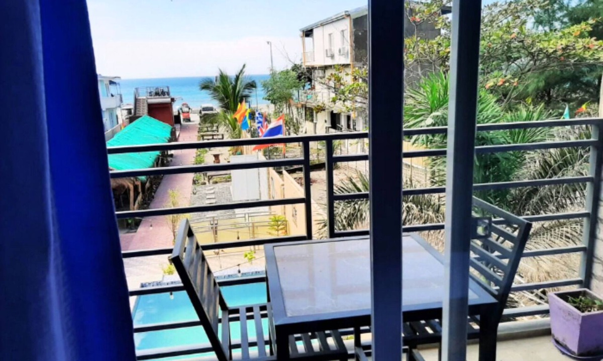 San Narciso Hotel | D'Resort