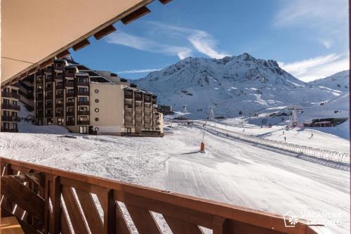 Val-Thorens Apartment | D2 Luxury Chalet Mountain View Sleeps 12 Coffee