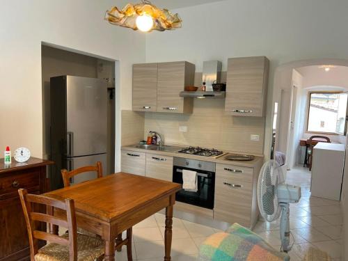 Twist Apartment | Da Silvia & Silvio, cozy appartment in the heart of medieval town near Firenze