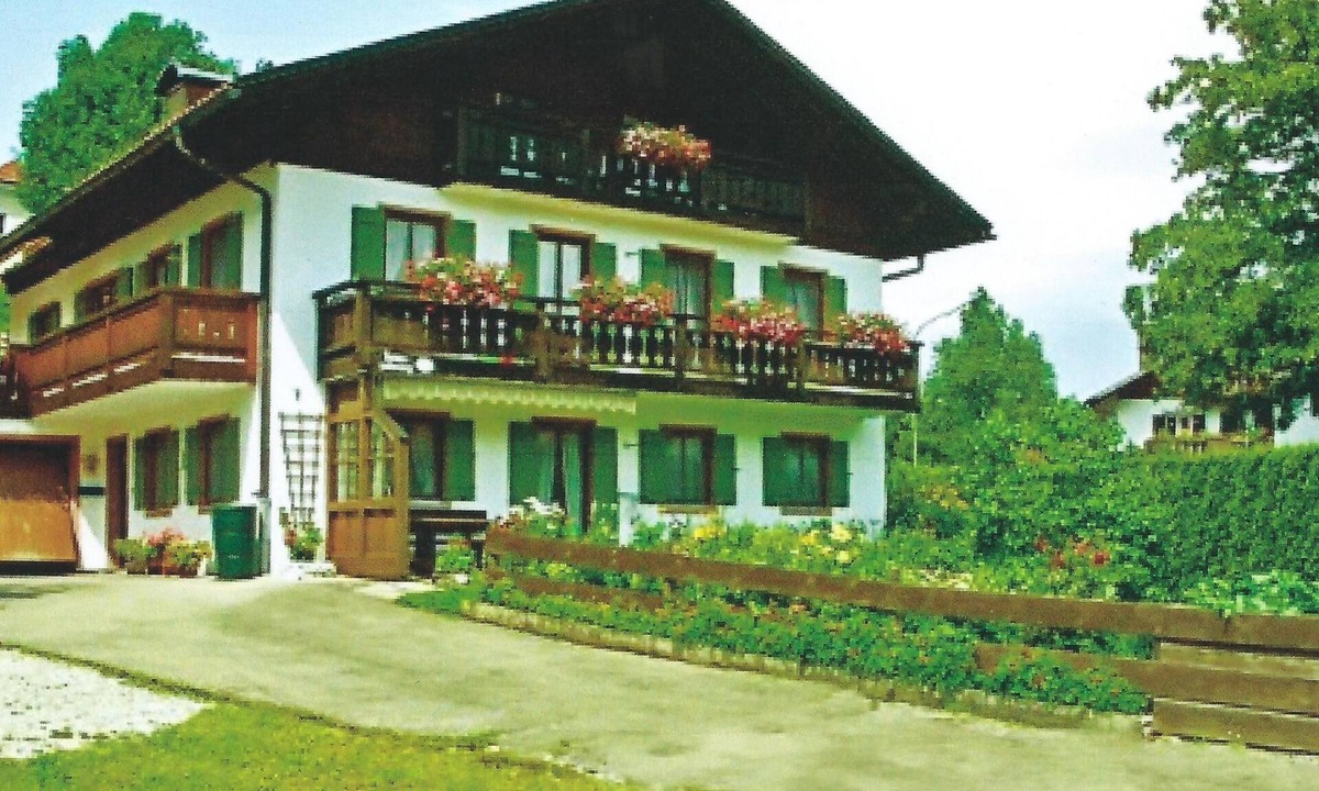 Bad Bayersoien Apartment | Dachgeschosswohnung mit toller Aussicht vom Balkon by Interhome