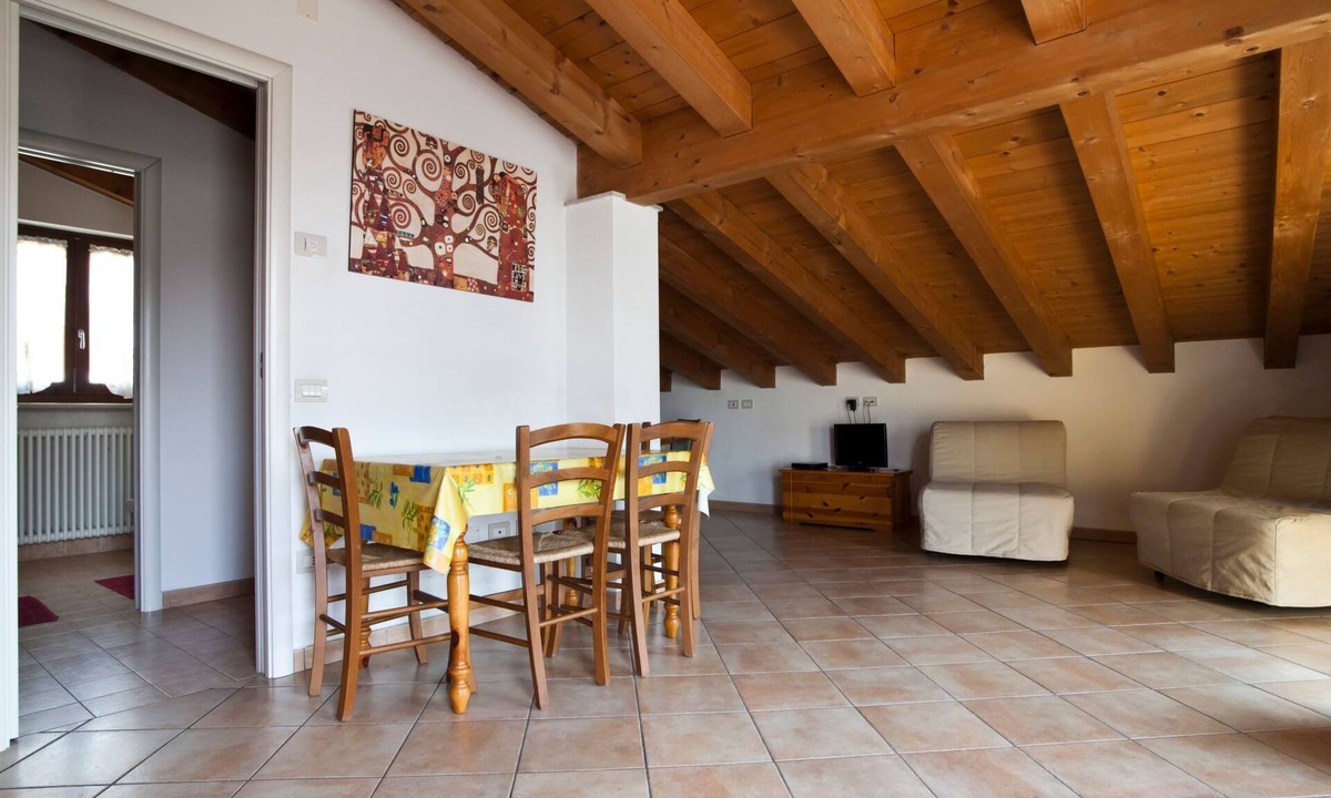 Salionze Apartment | Dachgeschosswohnung mit Privatparkplatz by Interhome