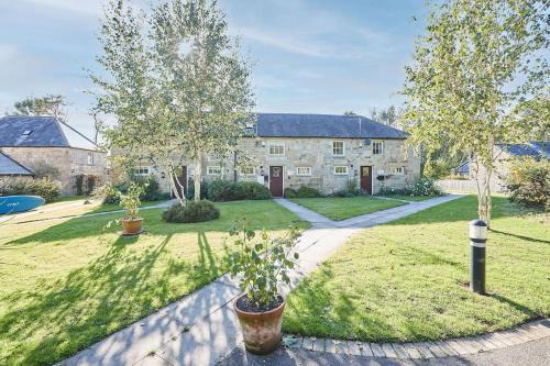 Guyzance House | Daisy Cottage