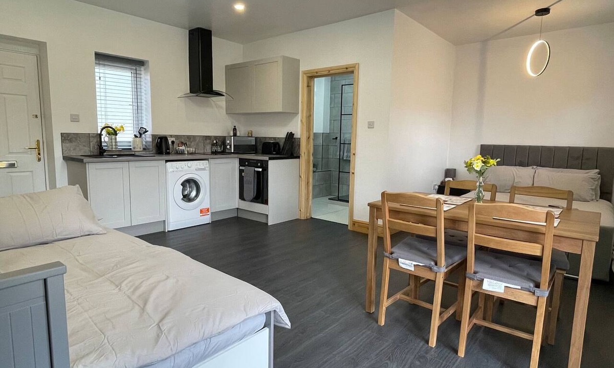 Earls Barton Cottage | Daisy