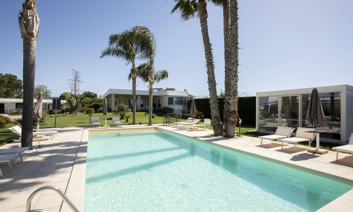 Leverano House | Dalesco Studio Apartment 3 | villa with pool