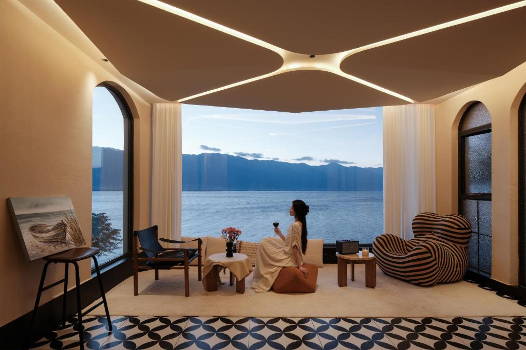 Dali Town Hotel | Dali Azure Hillside Boutique Resort- Wenbi Village - Gourmet Dining & Cocktail Lounge & Complimentary Airport Pick-up for 2 Nights