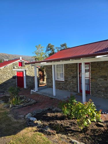 Roxburgh House | Dalton's Deed