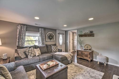 Damascus House | Damascus Cottage w/Fire Pit - 1 Mi to Trails