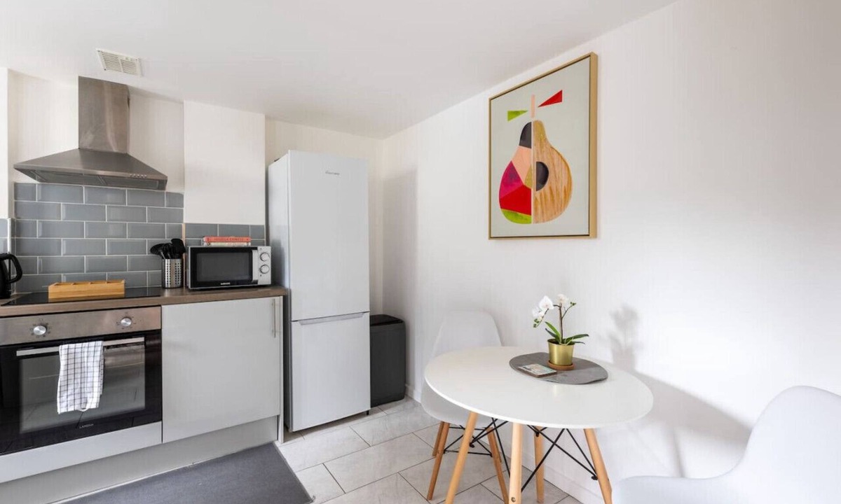 Barry Apartment | Dan Suite by Koya Homes